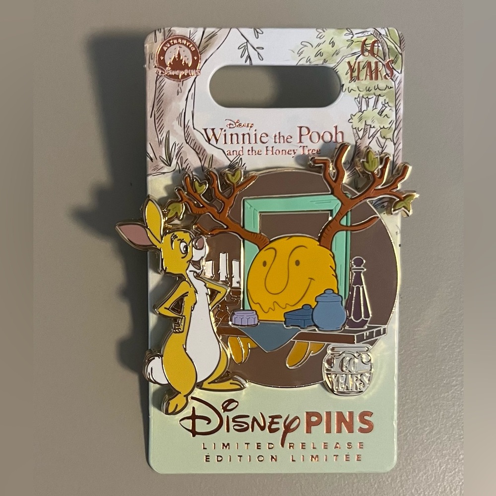 Disney Winnie the Pooh Limited Pin — Yellow, Brown, Green, Teal